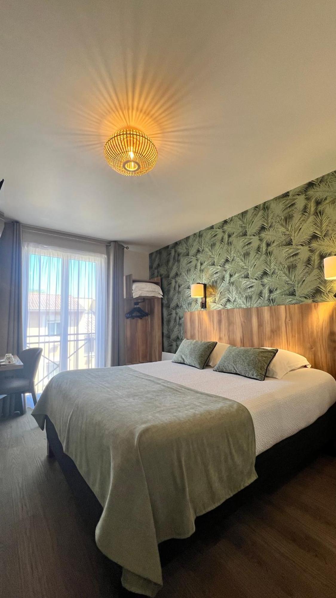 Logis Hotel Restaurant Azalees Tournon-sur-Rhone Exterior foto