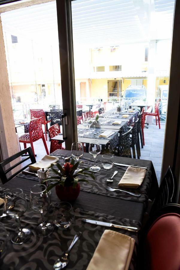 Logis Hotel Restaurant Azalees Tournon-sur-Rhone Exterior foto